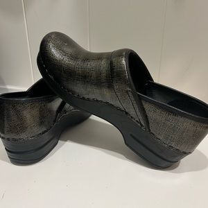 Sanita silver clog